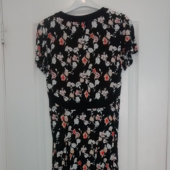 French Connection Black Floral Print Keyhole Dress - Picture 5 of 6
